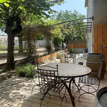Vila Vaste Demeure Avec Piscine, A 14 Km De La Mer.