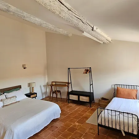 Vila Vaste Demeure Avec Piscine, A 14 Km De La Mer. *